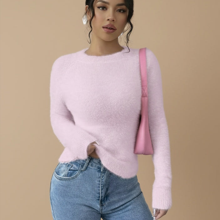 Pull Moumoute en Maille Duveteuse – Col Rond & Coupe Ajustée