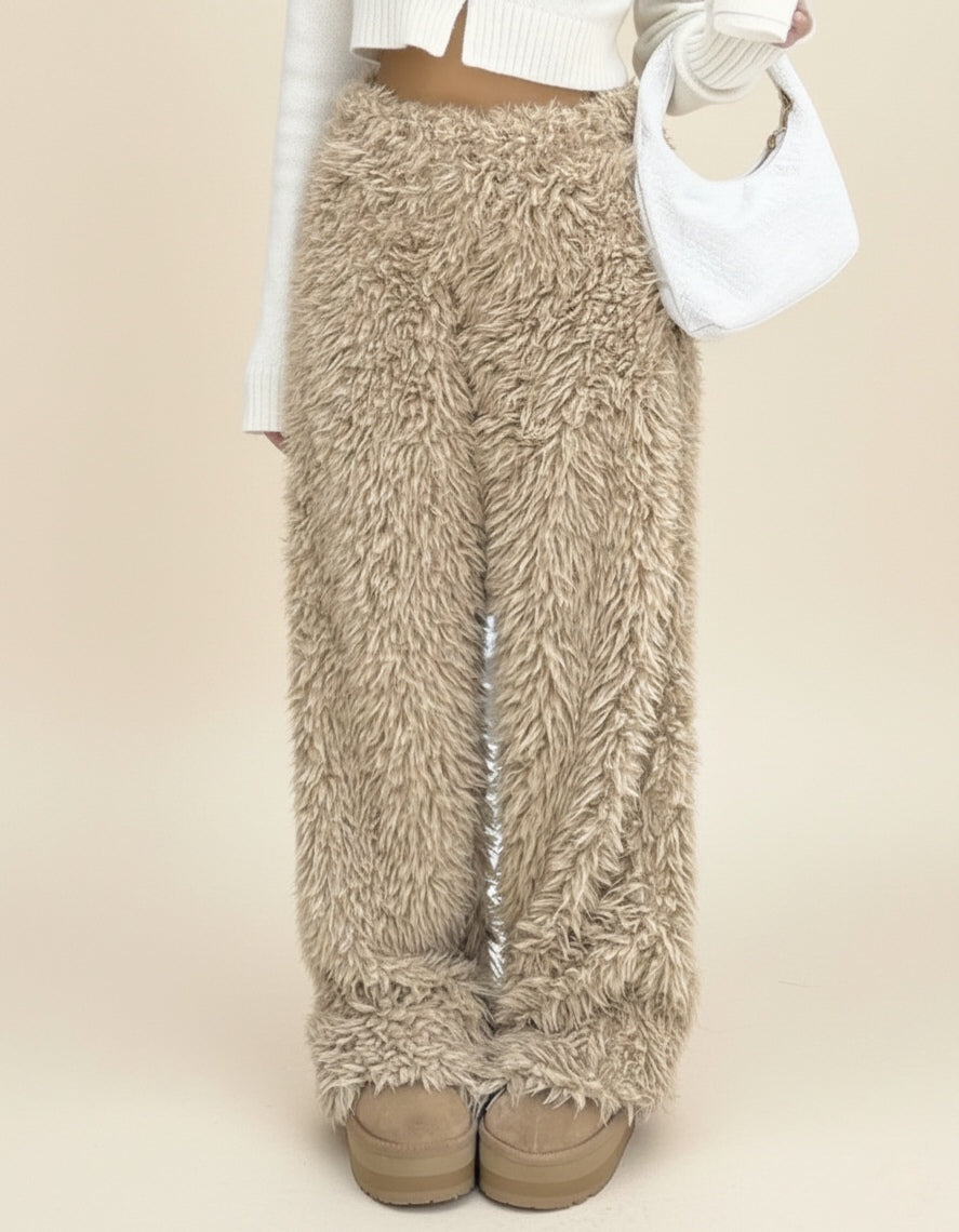 Pantalon Large en Fausse Fourrure "Cosy Cloud" – Beige Sable